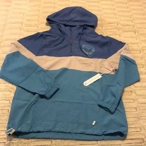 **BEACHLY* Fall 2022 Windbreaker Jacket XXL Sisstrevolution